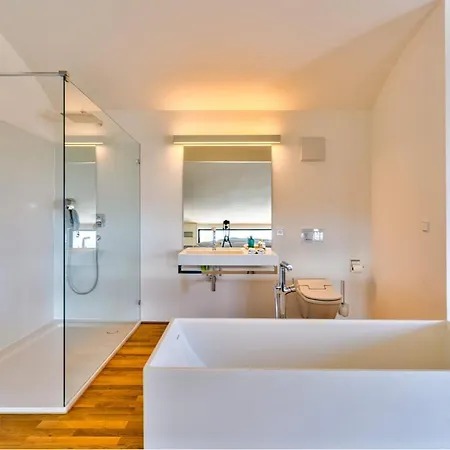 Bambou Bei Cannes Mit Blick Auf Cap Antibes