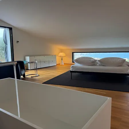 Bambou Bei Cannes Mit Blick Auf Cap Antibes
