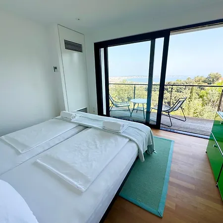Bambou Bei Cannes Mit Blick Auf Cap Antibes