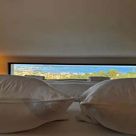 Bambou Bei Cannes Mit Blick Auf Cap Antibes Vallauris