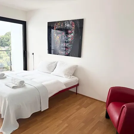 Bambou Bei Cannes Mit Blick Auf Cap Antibes * Vallauris