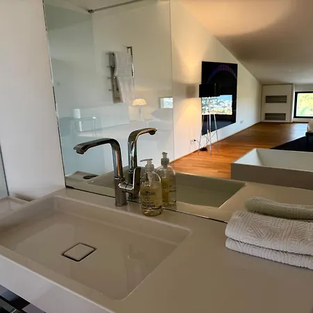 Bambou Bei Cannes Mit Blick Auf Cap Antibes Vallauris