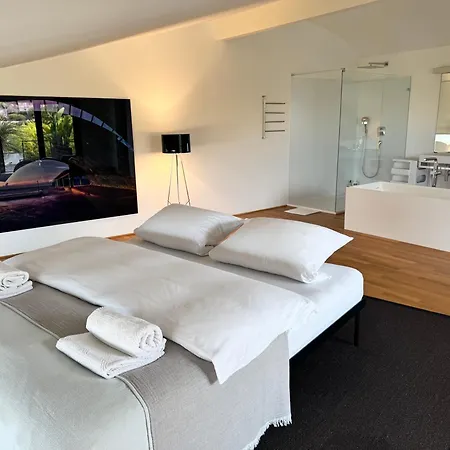 Bambou Bei Cannes Mit Blick Auf Cap Antibes