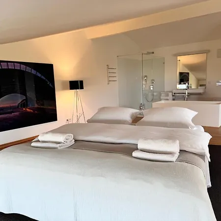 Bambou Bei Cannes Mit Blick Auf Cap Antibes * Vallauris