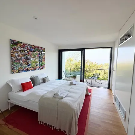 Bambou Bei Cannes Mit Blick Auf Cap Antibes Vallauris